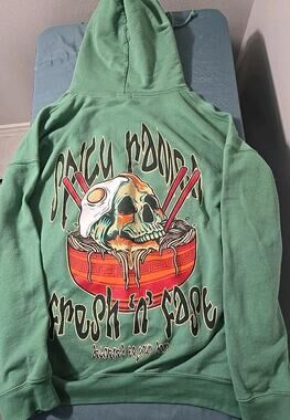 boohooMAN Men's L Green Skull Ramen Graphic Pullover Hoodie Streetwear #0291